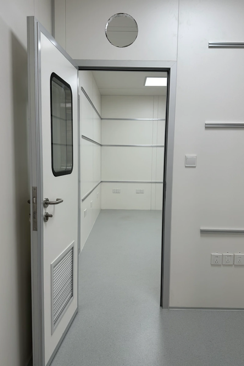Modular cleanroom interior